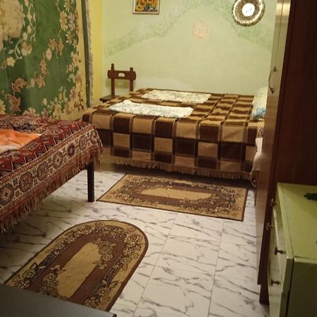 Гостевой Дом Валя Apartment Sukhumi Ngoại thất bức ảnh